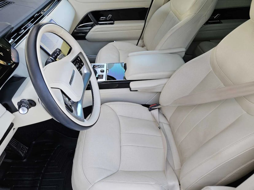2023 Land Rover Range Rover - Image 13