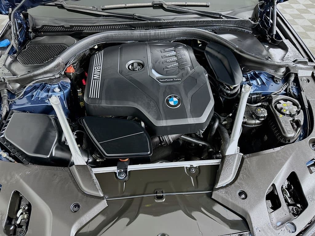 2023 BMW 5 Series - Image 31