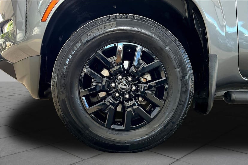 2023 Nissan Frontier - Image 11