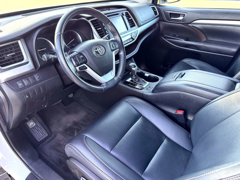 2019 Toyota Highlander - Image 11