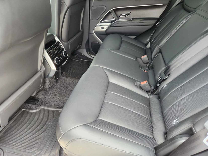 2026 LAND ROVER Range Rover - Image 29