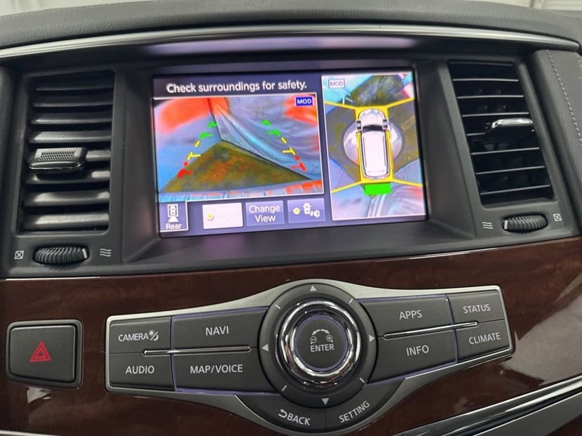 2018 INFINITI QX80 - Image 15