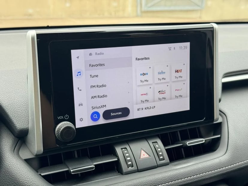 2025 Toyota RAV4 Hybrid - Image 28