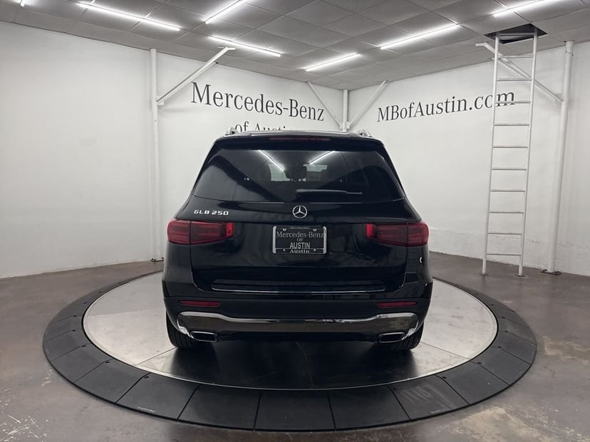 2026 Mercedes-Benz GLB - Image 6