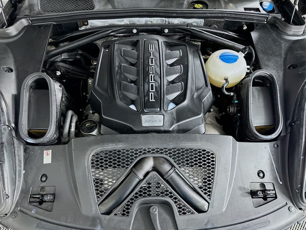 2015 Porsche Macan - Image 31