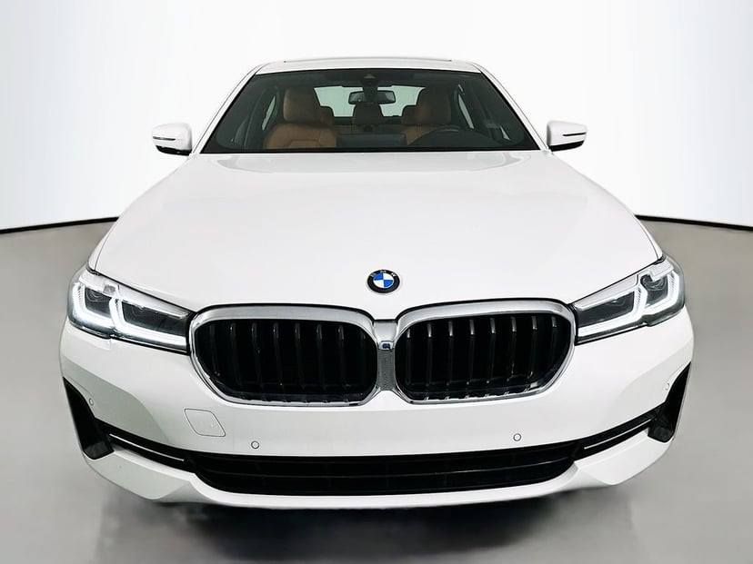 2023 BMW 5 Series - Image 3