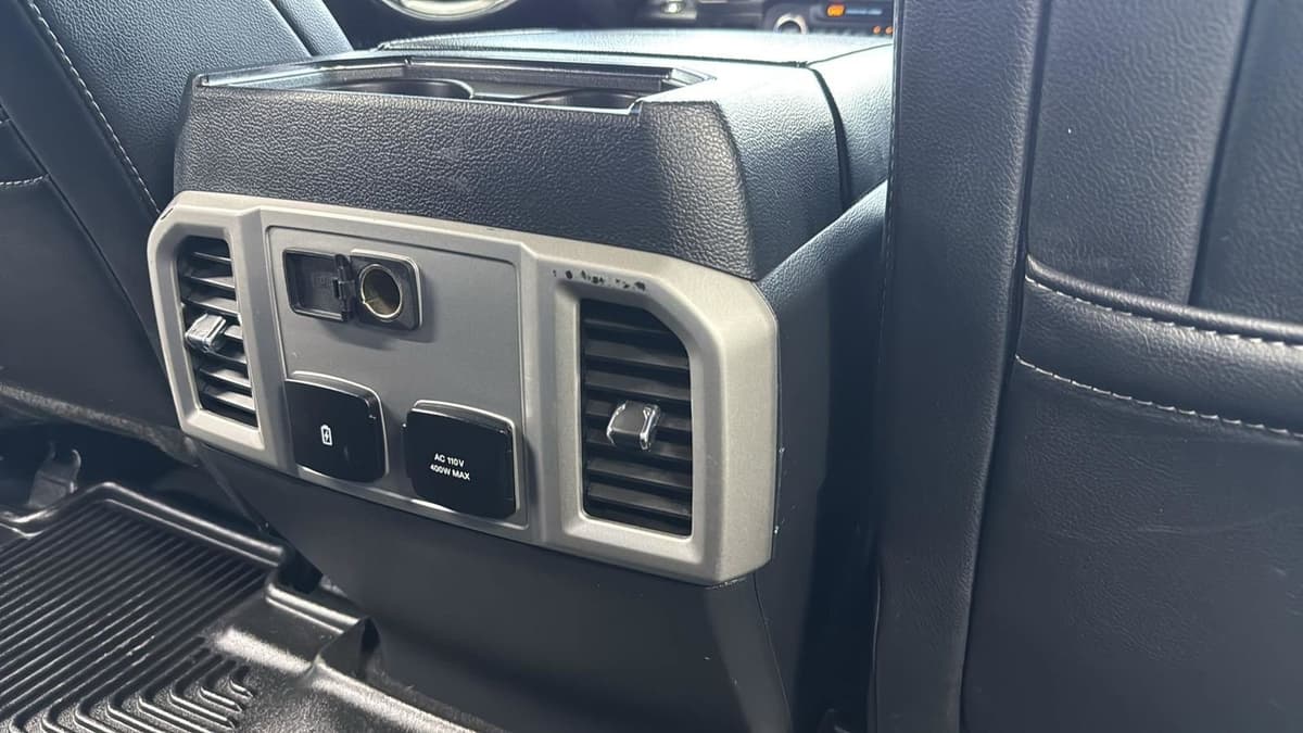 2022 Ford F-350SD - Image 25