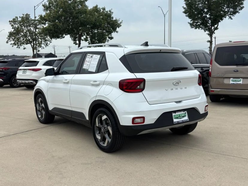 2021 Hyundai Venue - Image 3