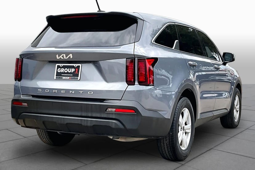 2022 Kia Sorento - Image 13