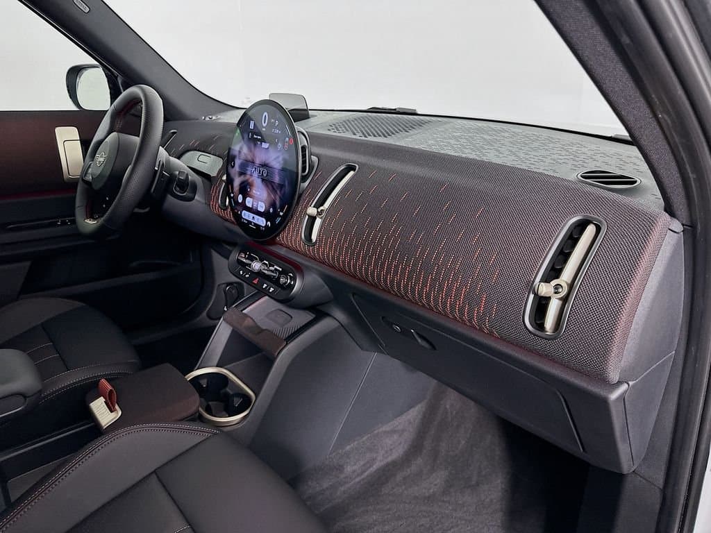 2026 MINI John Cooper Works Countryman - Image 30