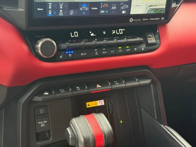 2023 Toyota Tundra Hybrid - Image 21
