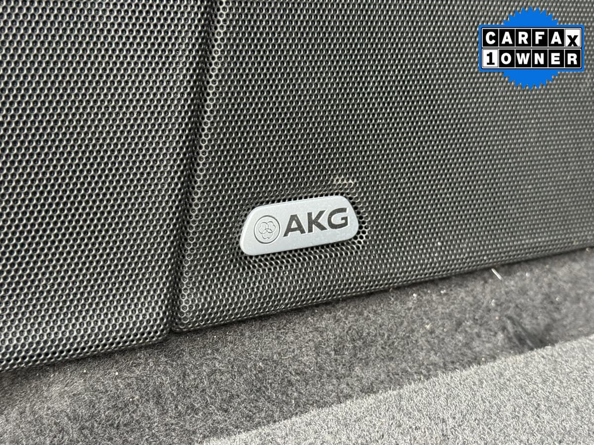 2021 Cadillac Escalade - Image 10