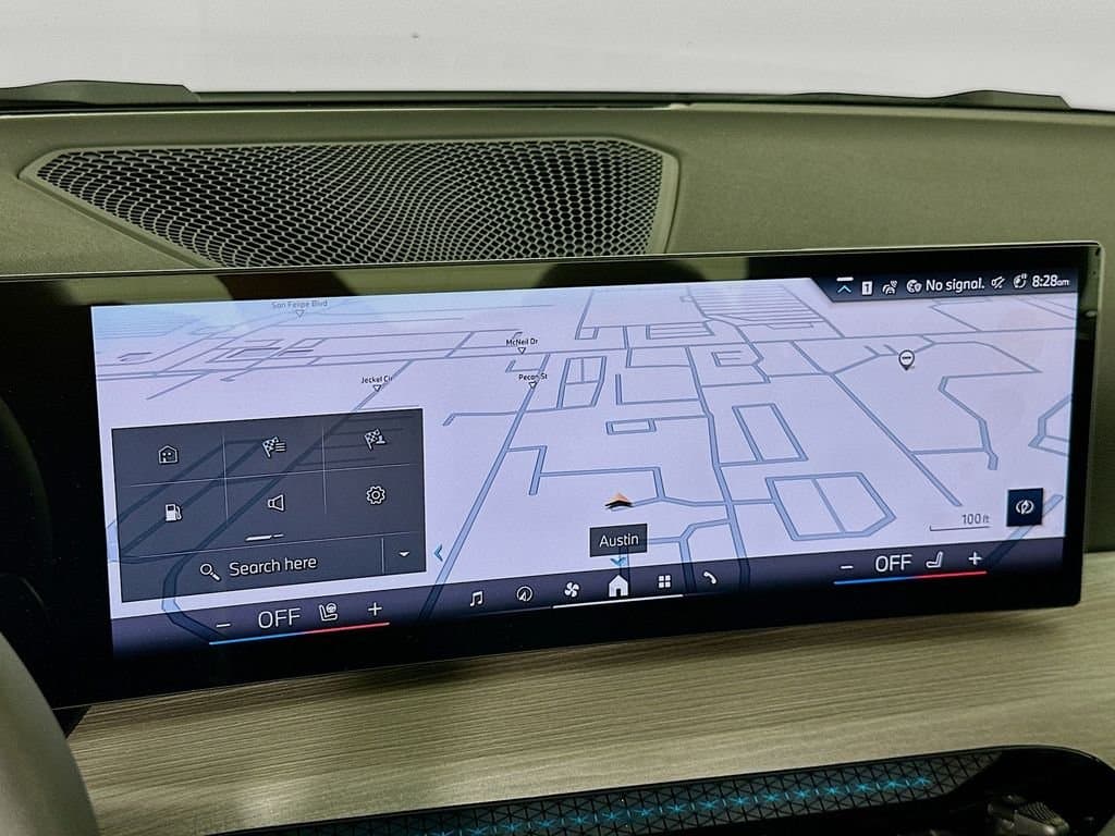 2025 BMW 4 Series - Image 12