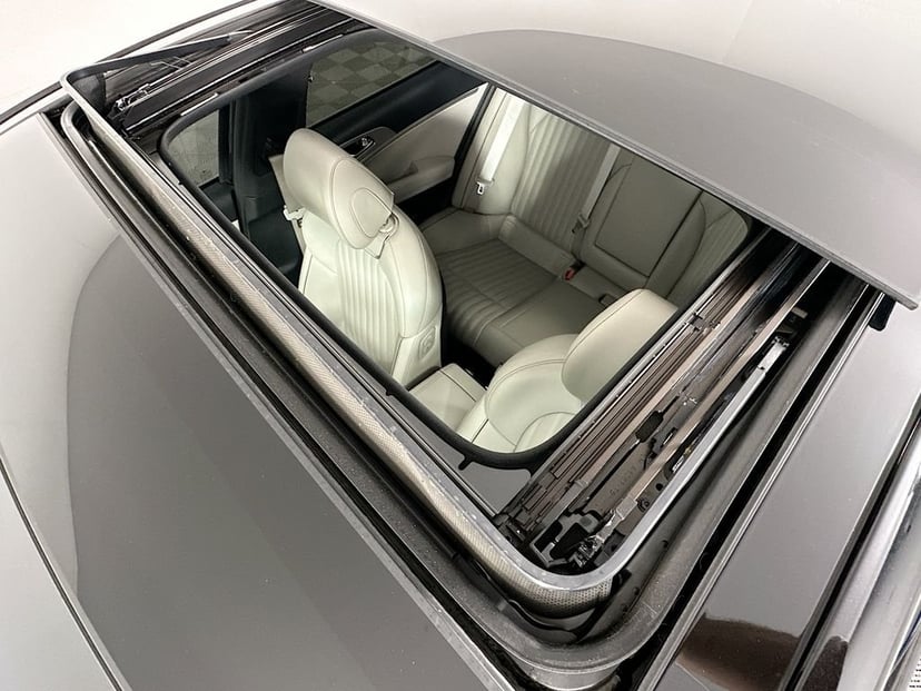 2023 Genesis G70 - Image 22