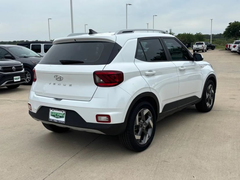2021 Hyundai Venue - Image 4