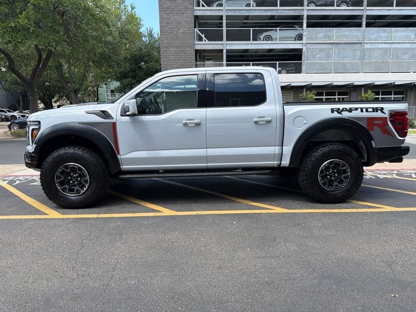 2025 Ford F-150 - Image 3