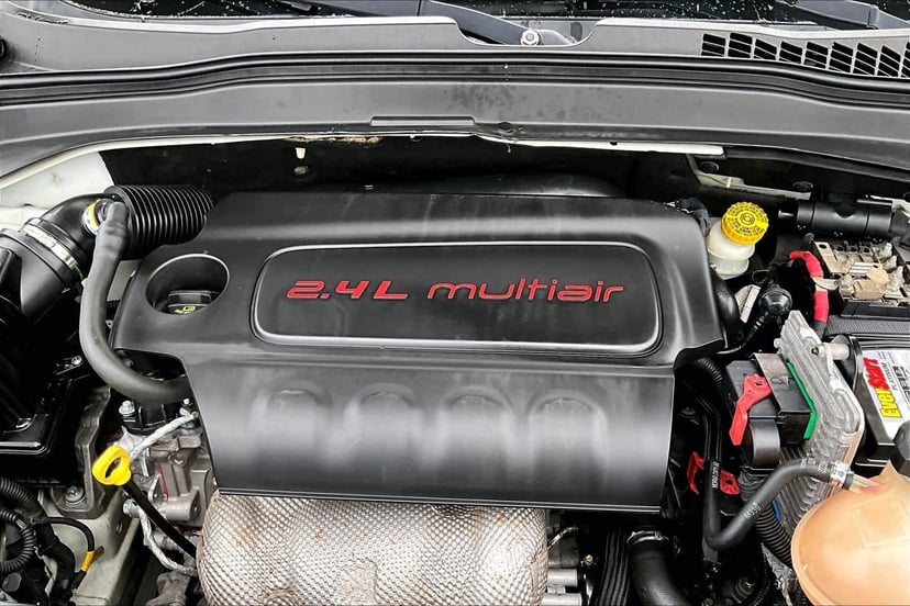 2017 Jeep Renegade - Image 32