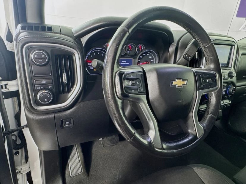 2019 Chevrolet Silverado 1500 - Image 11