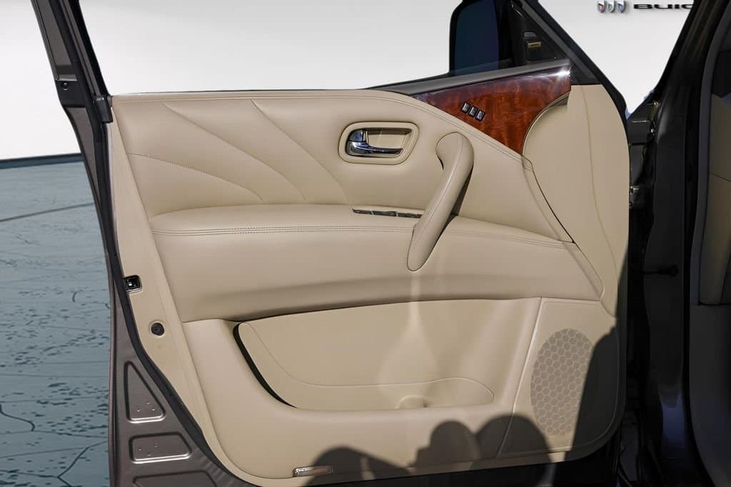 2017 INFINITI QX80 - Image 27