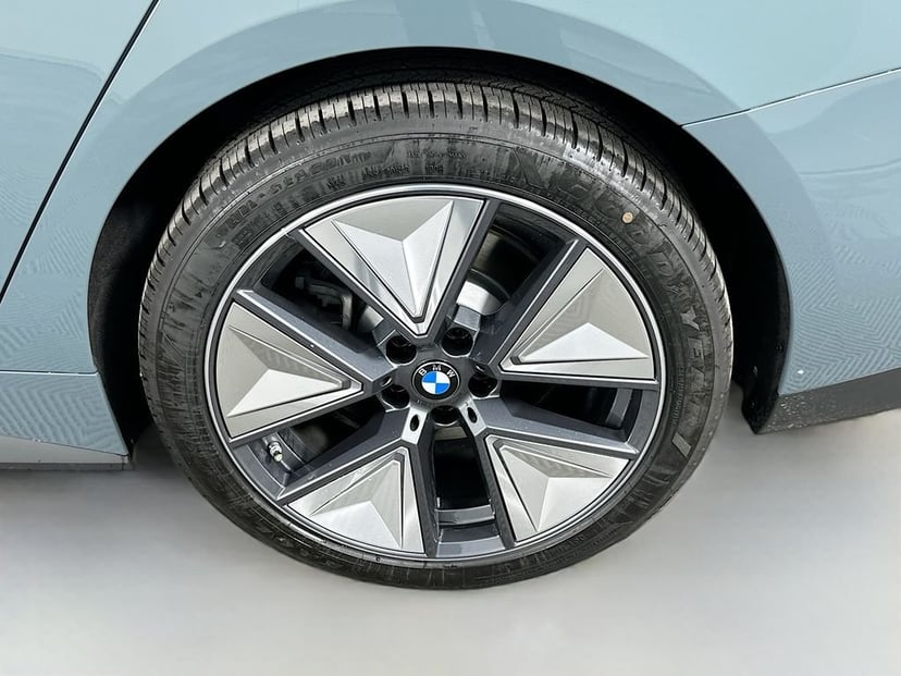 2026 BMW i4 - Image 23
