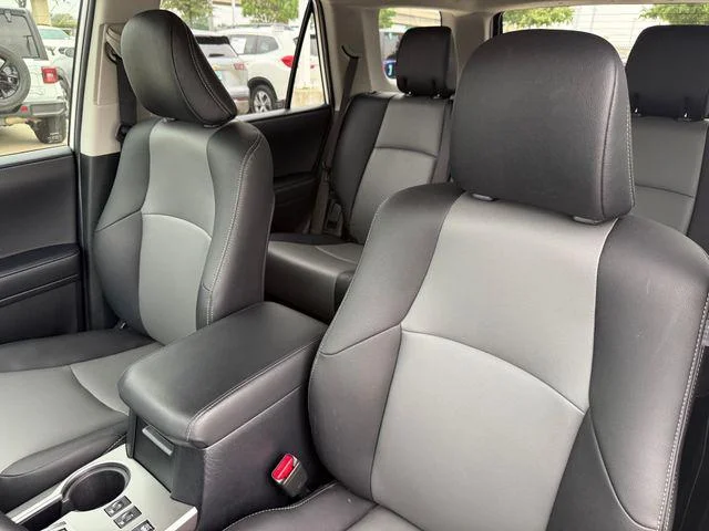 2023 Toyota 4RUNNER - Image 13