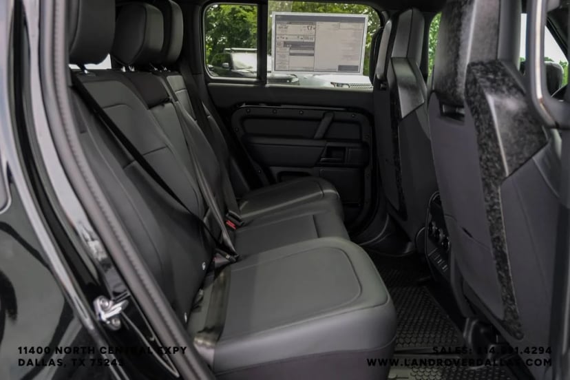 2026 Land Rover Defender 110 - Image 34