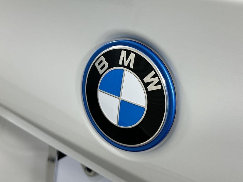 2026 BMW i5 - Image 22