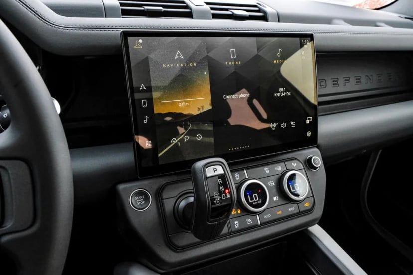 2026 Land Rover Defender 110 - Image 25
