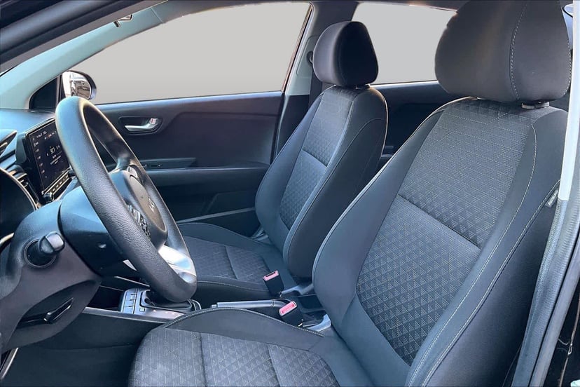 2022 Kia Rio - Image 8