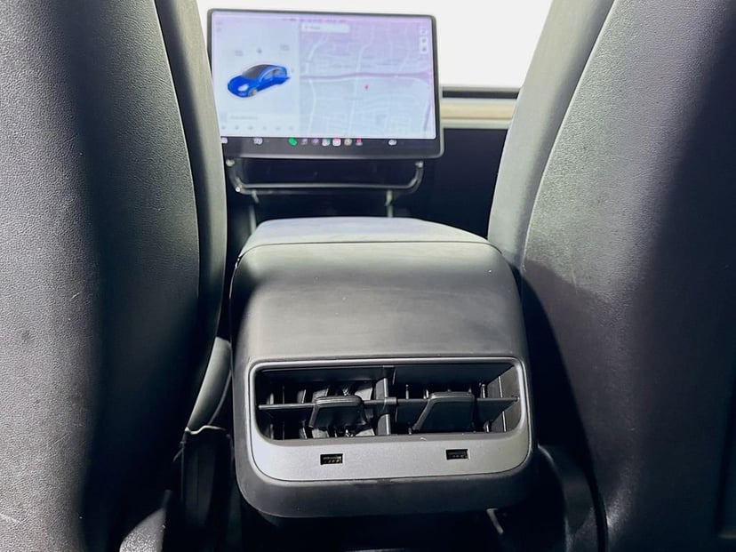 2018 Tesla Model 3 - Image 31