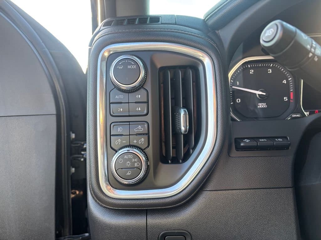 2023 GMC Sierra 2500HD - Image 21