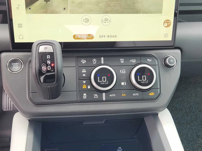2026 LAND ROVER Defender 130 - Image 18
