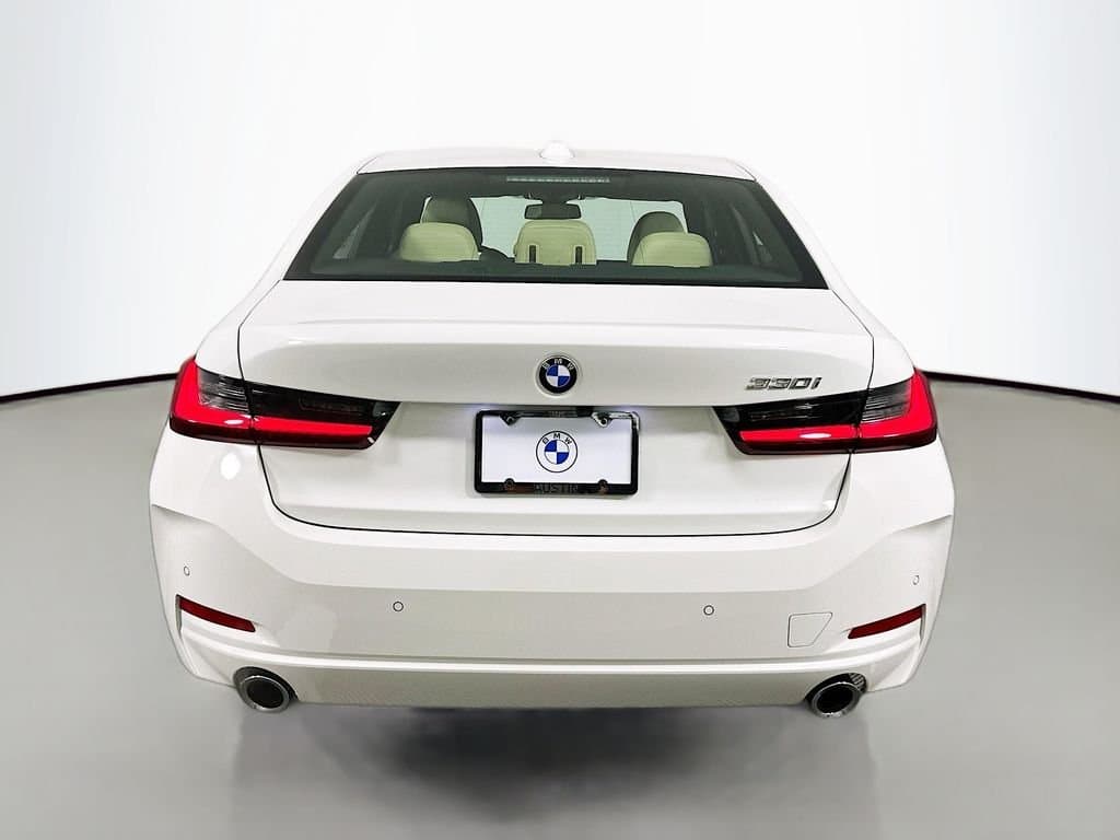 2026 BMW 3 Series - Image 6