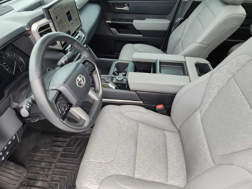 2023 Toyota Tundra - Image 12