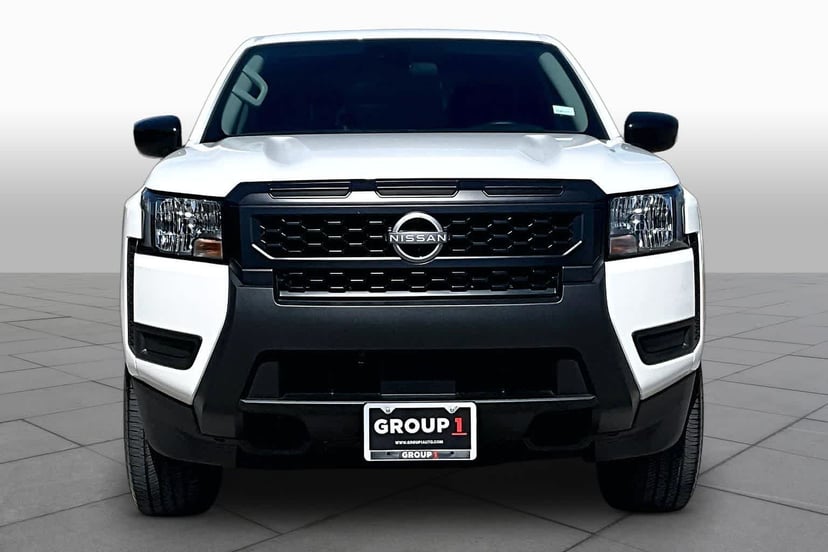 2025 Nissan Frontier - Image 3