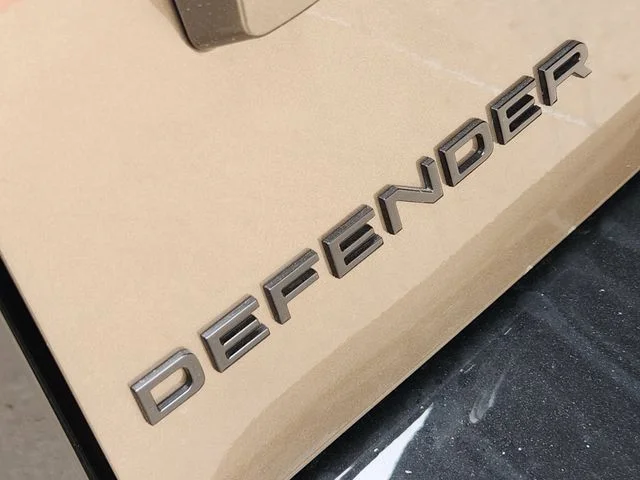2026 Land Rover Defender 110 - Image 8
