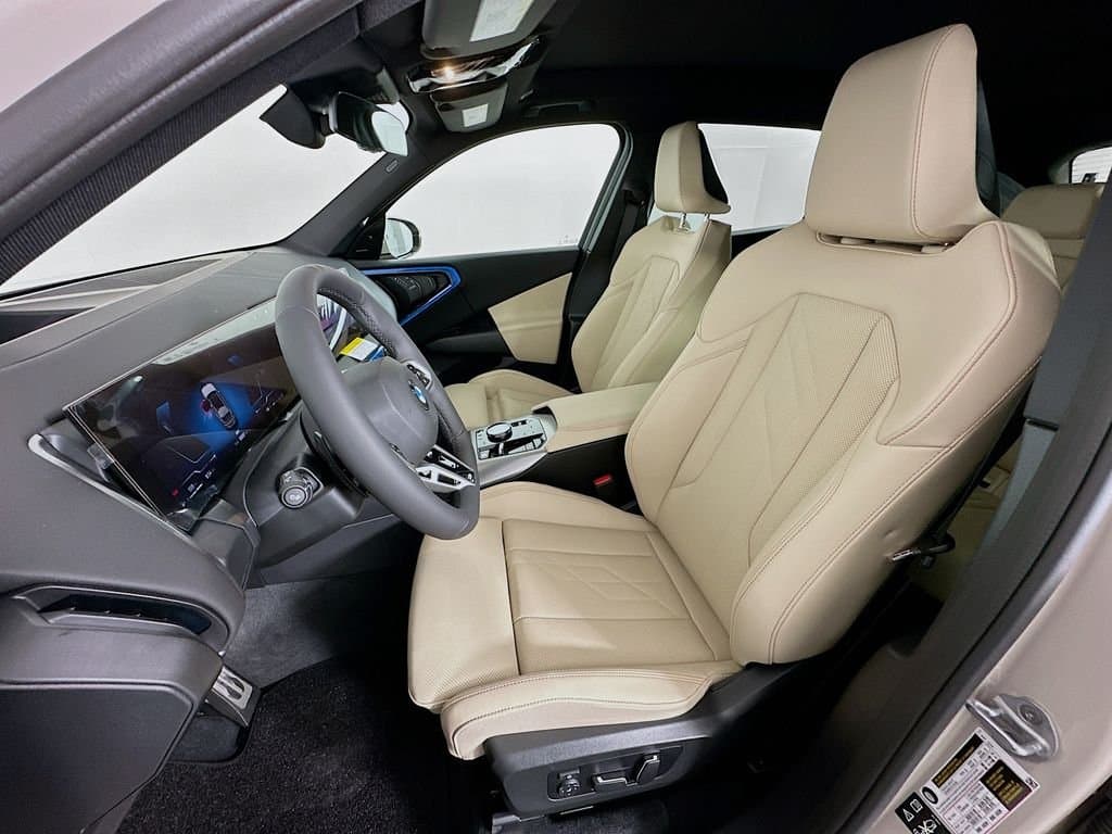 2025 BMW X3 - Image 16