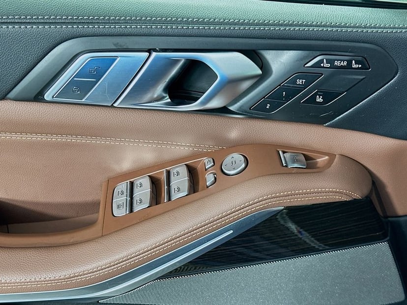 2020 BMW X7 - Image 18