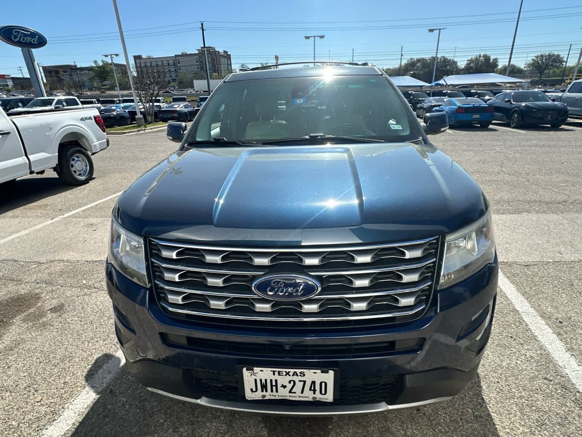 2016 Ford Explorer - Image 2