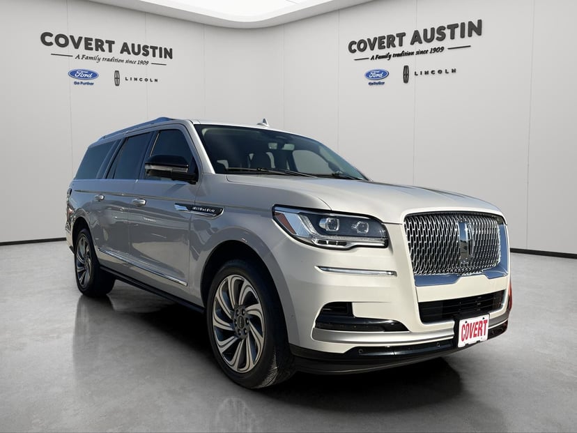 2023 Lincoln Navigator L - Image 7