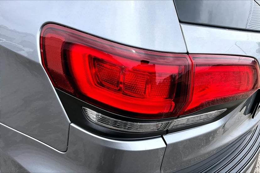 2018 Jeep Grand Cherokee - Image 28