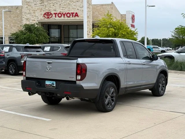 2023 Honda Ridgeline - Image 4