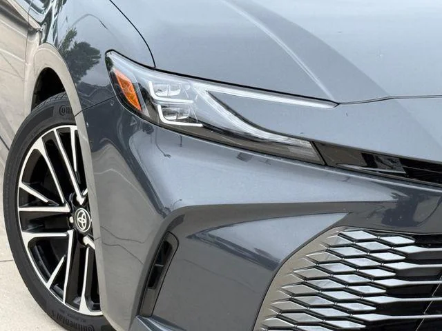 2025 Toyota Camry - Image 31
