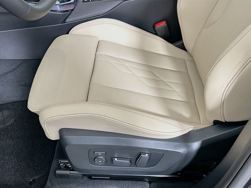 2025 BMW X3 - Image 21