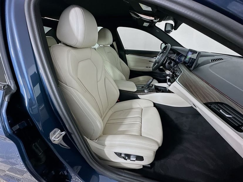 2023 BMW 5 Series - Image 29