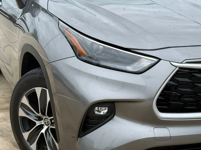 2025 Toyota Highlander - Image 3