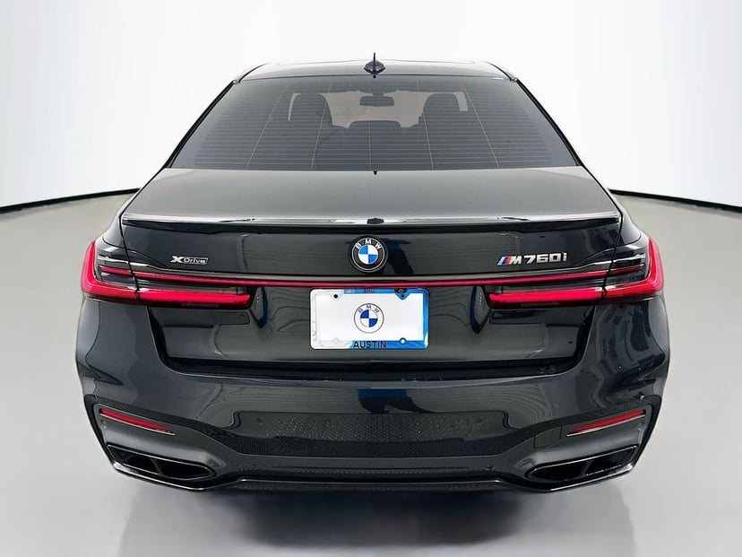 2022 BMW 7 Series - Image 6