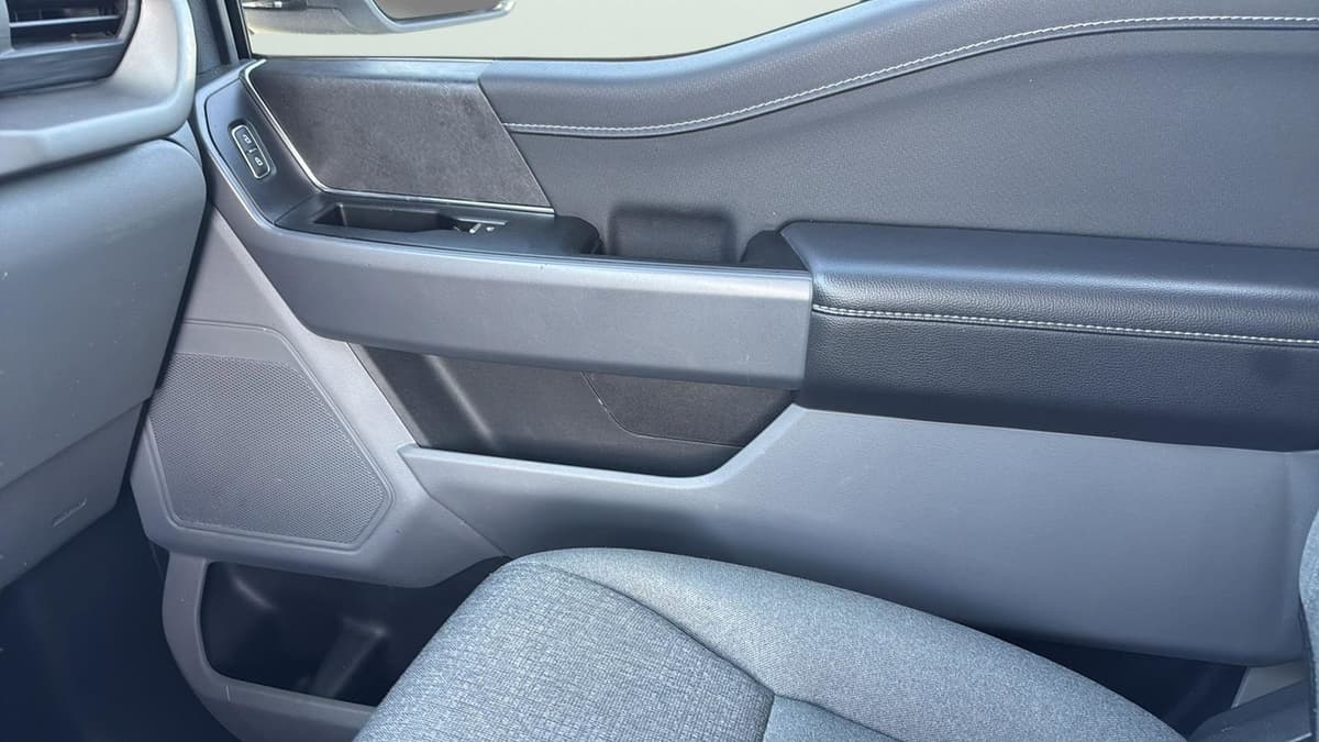 2025 Ford F-150 - Image 24