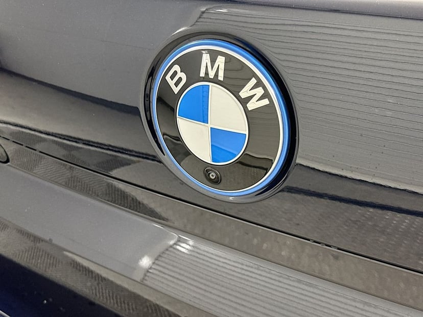 2025 BMW i7 - Image 22