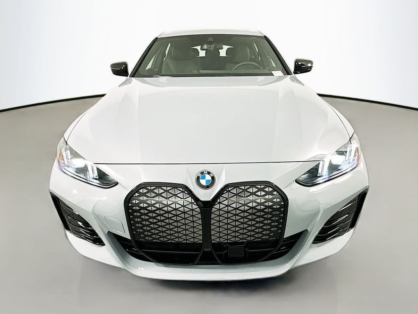 2026 BMW i4 - Image 2
